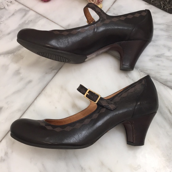 Chie Mihara Mary Jane heels , brown like new 38.5 - Picture 16 of 16